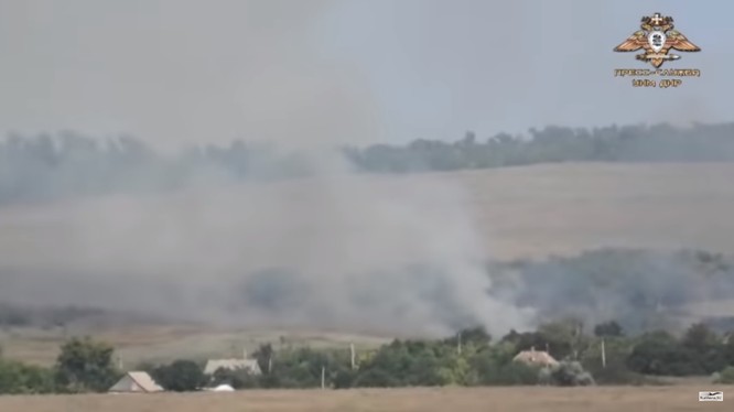 Vụ cháy nổ trên chiến tuyến Ukraina. Ảnh minh họa video Rusvesna