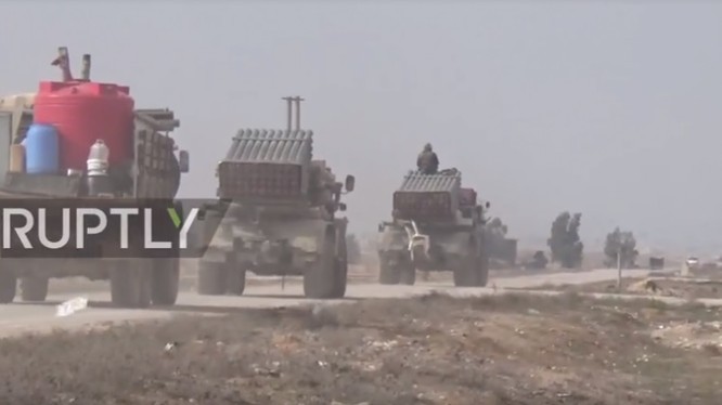 Quân đội Syria điều chuyển binh lực về Idlib, Aleppo chuẩn bị cho cuộc tấn công. Ảnh video Ruptly