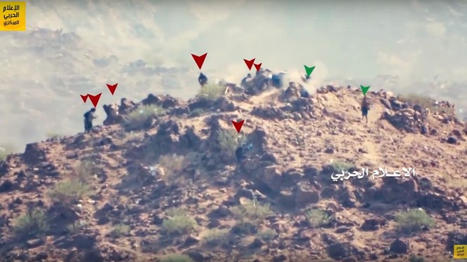 Bảy tay súng khủng bố Al-Qaeda chiến đấu với 2 chiến binh Houthi. Ảnh minh họa video Hezbollah