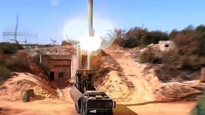 Hệ thống tên lửa Bastion khai hỏa tấn công mục tiêu mặt đất ở Syria. Ảnh minh họa RG