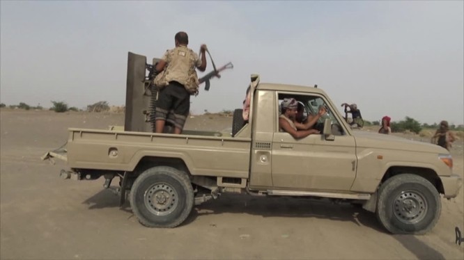 Lực lượng chiến binh Houthi trên chiến trường phía tây Yemen. Ảnh minh họa: Masdar News.