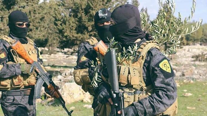 Chiến binh biệt kích YPG chiến đấu trên chiến trường Afrin. Ảnh minh họa: Masdar News.
