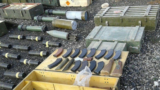 Kho vũ khí mới thu giữ ở Daraa. Ảnh: SANA.