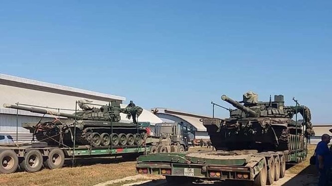 Quân đội Lào bắt đầu tiếp nhận xe tăng T-72B1 Đại Bàng Trắng. Ảnh: PhetDelta.