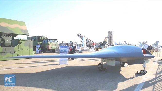 Máy bay không người lái dạng cánh bay UAV SkyHawk. Ảnh triển lãm hàng không Chu Hải 2018