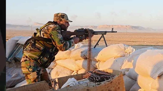 Binh sĩ quân đội Syria trên chiến trường thành phố Manbij. Ảnh minh họa: Masdar News.