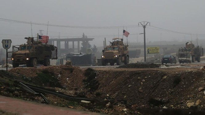 Đoàn xe cơ giới của quân đội Mỹ hành quân tuần tiễu ở Manji, Aleppo. Ảnh minh họa South Front