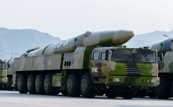 Hệ thống tên lửa đạn đạo Đông Phong 26 (DF-26) của Trung Quốc. Ảnh minh họa Rusian Gazeta