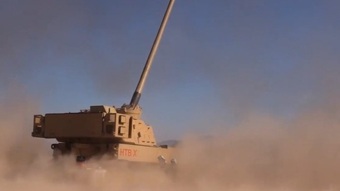 Pháo tự hành Mỹ Paladin bắn thử nghiệm trên thao trường YPG.