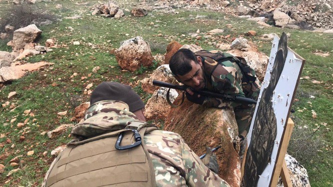 Các chiến binh Palestine huấn luyện chiến đấu ở Aleppo. Ảnh: South Front.