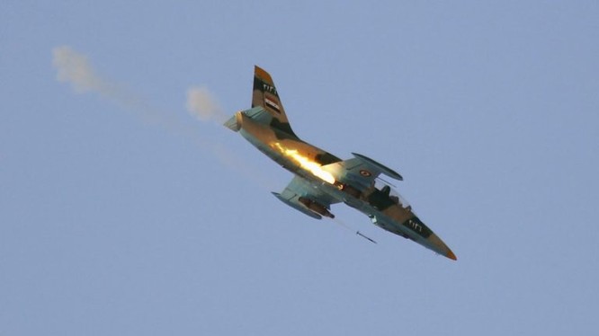 Máy bay chiến đấu - huấn luyện L-39 Syria không kích trên chiến trường.