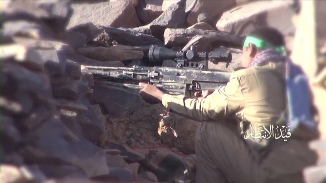 Các chiến binh Houthi trên chiến trường Ả rập Xê-út.