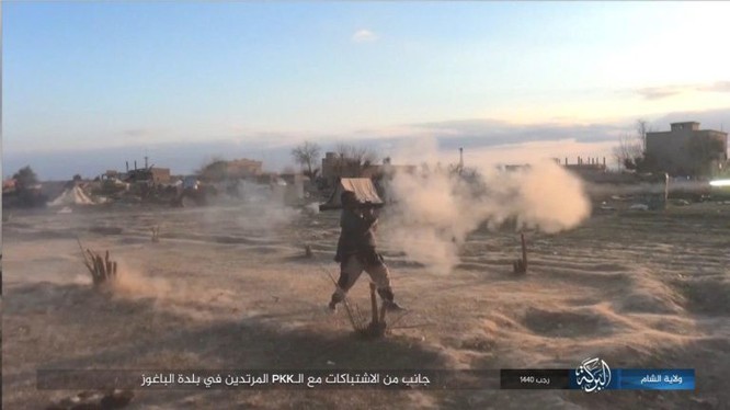Các phần tử khủng bố giao chiến ác liệt với dân quân SDF trên chiến trường Deir Ezzor. Ảnh minh họa: South Front.