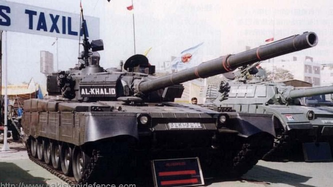 Xe tăng Al-Khalid của Pakistan, còn được gọi là MBT-2000 Trung Quốc. Ảnh: Russian Gazeta.
