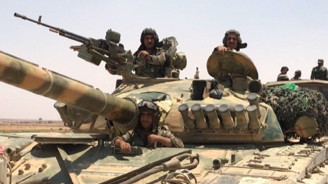 Đơn vị tăng thiết giáp sư đoàn cơ giới số 4 chuẩn bị tiến công trên chiến trường Aleppo. Ảnh minh họa Masdar News