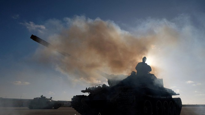 Lực lương Quân đội Quốc gia Libya LNA tấn công vào thủ đo Libya, thành phố Tripoli. Ảnh minh họa Masdar News