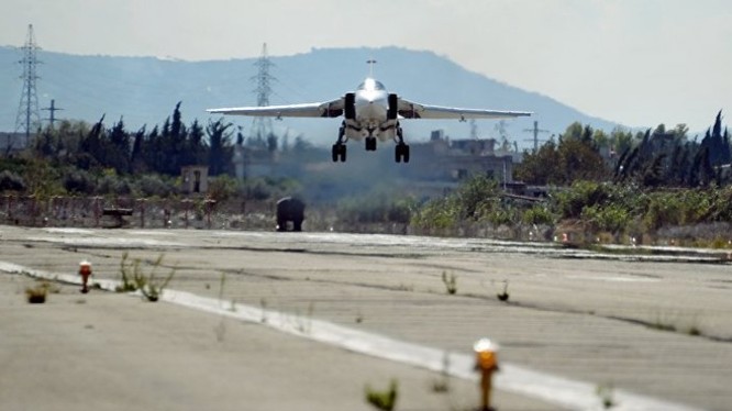 Máy bay chiến đấu Nga xuất kích trên sân bay Khmeimim, đánh phá chiến tuyến lực lượng Hồi giáo cực đoan ở Idlib.