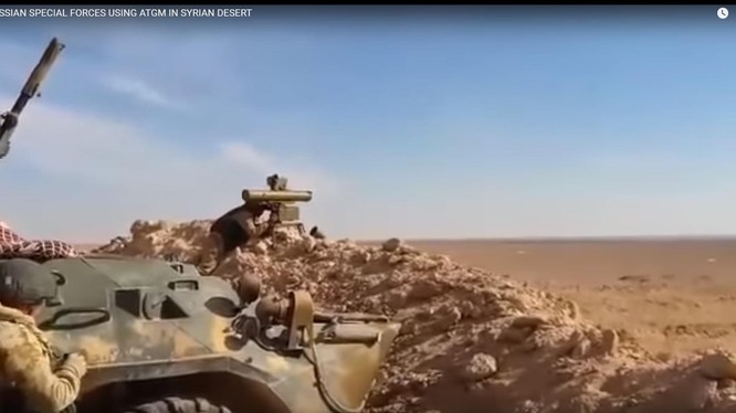 Đặc nhiệm Nga chiến đấu trên chiến trường sa mạc Deir Ezzor. Ảnh minh họa video Muraselon