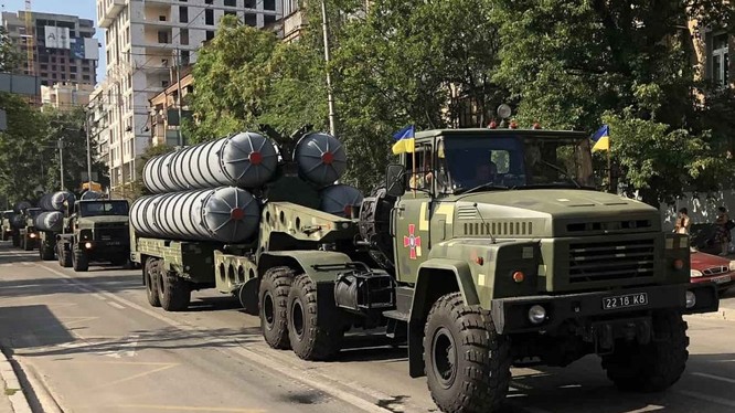 Tổ hợp tên lửa S-300PT của Ukraina. Ảnh minh họa Defense - Blog.