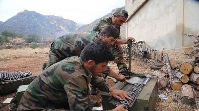 Binh sĩ quân đội Syria chuẩn bị đạn dược cho trận đánh đêm. Ảnh minh họa Masdar News