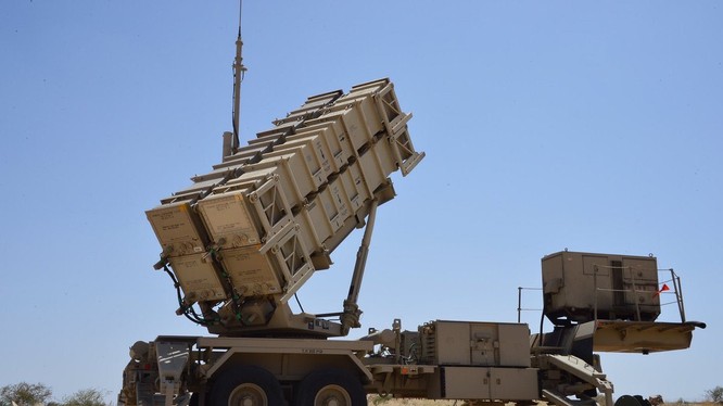 Hệ thống tên lửa phòng không Ả rập Xê út Patriot, sản xuất từ Mỹ bắn hạ UAV Houthi. Ảnh minh họa Muraselon.