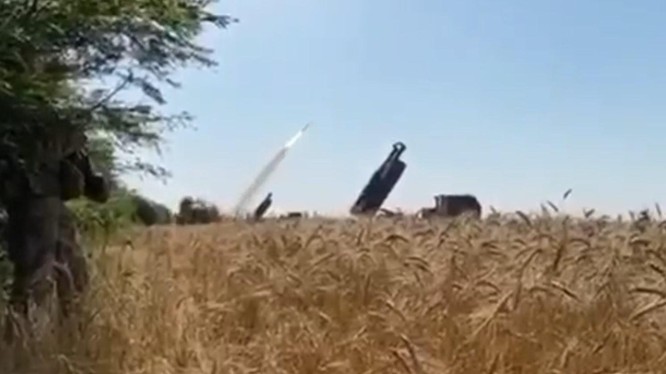Quân đội Ukraine phóng tên lửa HIMARS vào các công trình như cầu Antonivsky, Kherson.