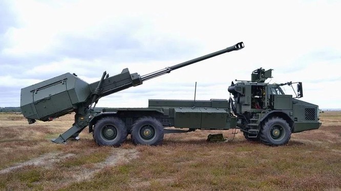 Lựu pháo tự hành bánh lốp (FH77BW L52) Thụy Điển. Ảnh Military Ukraine