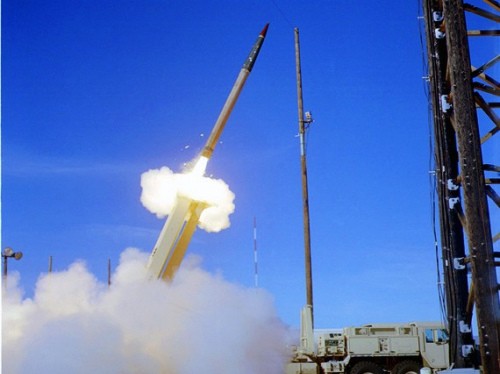 Tên lửa đánh chặn thuộc hệ thống phòng thủ khu vực tầm cao giai đoạn cuối (THAAD)