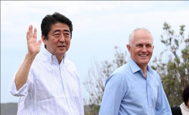 Thủ tướng Shinzo Abe thăm Australia. Ảnh: KTBS