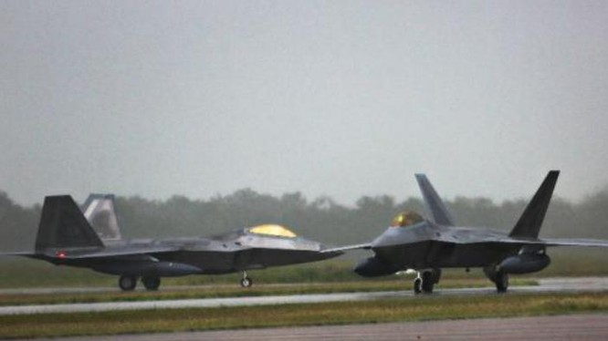 Máy bay chiến đấu tàng hình F-22A Raptor Không quân Mỹ triển khai ở căn cứ Tindal, cảng Darwin, miền bắc Australia. Ảnh: Defense News