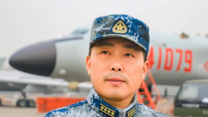 Người phát ngôn không quân Trung Quốc Thân Tiến Khoa. Ảnh: Kaixian.