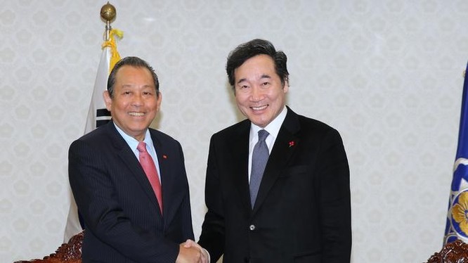 Tháng 11/2017, Phó Thủ tướng thường trực Trương Hòa Bình thăm Hàn Quốc. Ảnh: VGP.