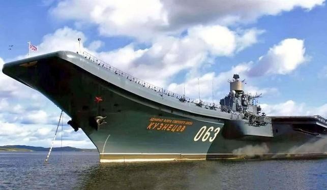 Tàu sân bay Kuznetsov hải quân Nga. Ảnh: QQ.