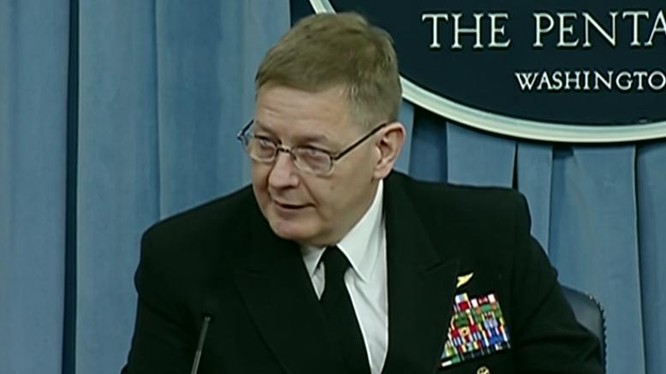Phó Trợ lý Bộ trưởng phụ trách ngân sách hải quân Mỹ Brian Luthor. Ảnh: Defense.gov.