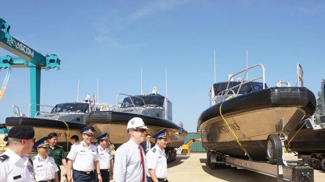 Mỹ cung cấp cho Việt Nam 6 xuồng tuần tra Metal Shark 45 Defiant đợt đầu tiên. Ảnh: Huanqiu.