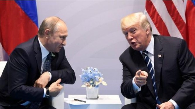 Tổng thống Nga Vladimir Putin và Tổng thống Mỹ Donald Trump. Ảnh: Breitbart.