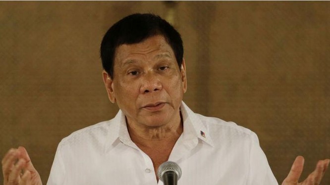 Tổng thống Philippines Rodrigo Duterte bị báo Trung Quốc phê phán là "nuốt lời" khi tiếp tục duy trì các cuộc tập trận chung với Mỹ. Ảnh: Sohu.