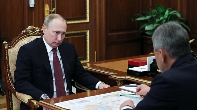 Bộ trưởng Shoigu báo cáo tình hình với tổng thống Putin