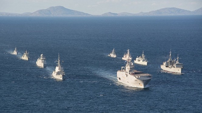 Hạm đội NATO bám theo tàu sân bay Nga Đô đốc Kuznetsov hải hành qua eo biển Anh