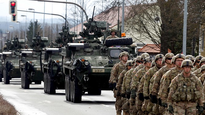 Lực lượng NATO ngày càng áp sát biên giới Nga