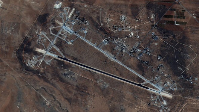 Căn cứ không quân ở Homs của Syria đã bị tên lửa Mỹ phá hủy hoàn toàn