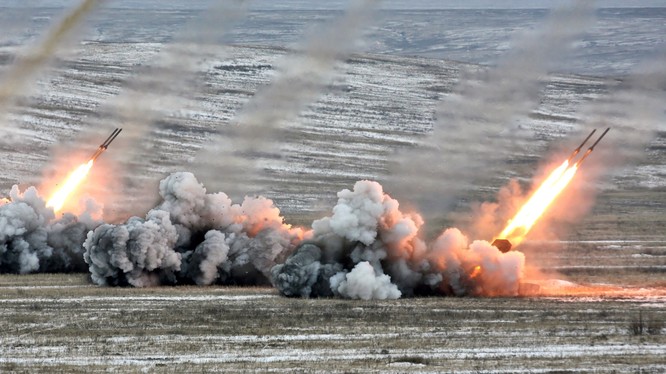 "Hung thần" pháo phản lực nhiệt áp Nga khai hỏa