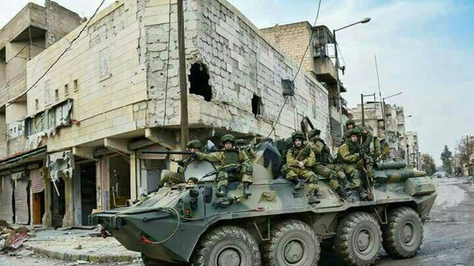 Binh sĩ Nga làm nhiệm vụ tại thành phố Aleppo, Syria