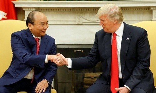 Tổng thống Mỹ Donald Trump tiếp Thủ tướng Nguyễn Xuân Phúc tại Nhà Trắng trong chuyến thăm Mỹ