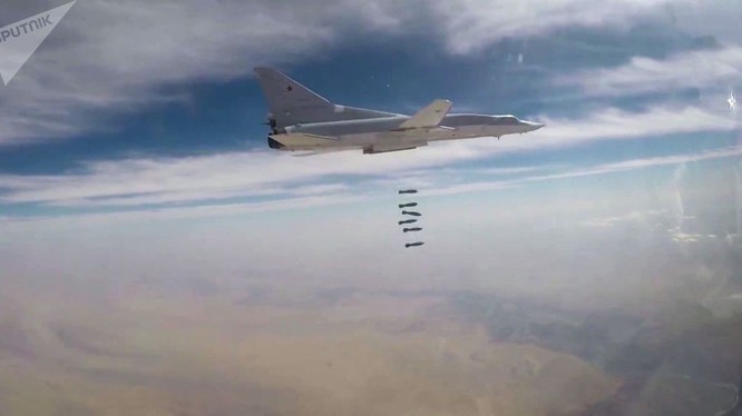 Máy bay ném bom chiến lược Tu-22M3 của không quân Nga tấn công mục tiêu khủng bố
