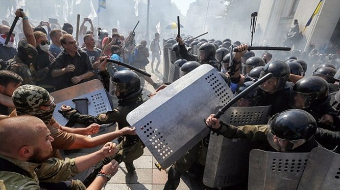 Bạo loạn trong phong trào Maidan lật đổ chính quyền Ukraine năm 2014