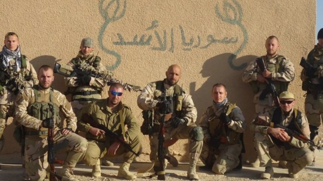 Một nhóm lính đánh thuê được cho là người Nga tại chiến trường Syria
