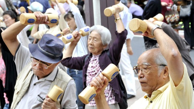 Người già chiếm tỷ lệ lớn trong cơ cấu dân số Nhật Bản
