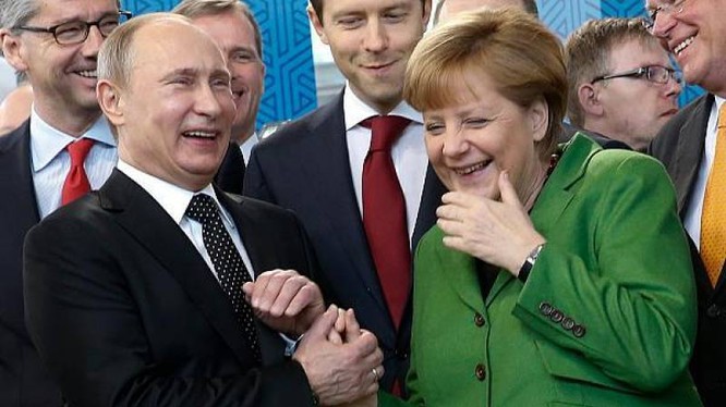 Ông Putin vừa có chuyến thăm Đức và hội đàm với Thủ tướng Merkel