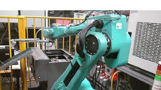 Foxconn dự định dùng robot thay thế toàn bộ công nhân